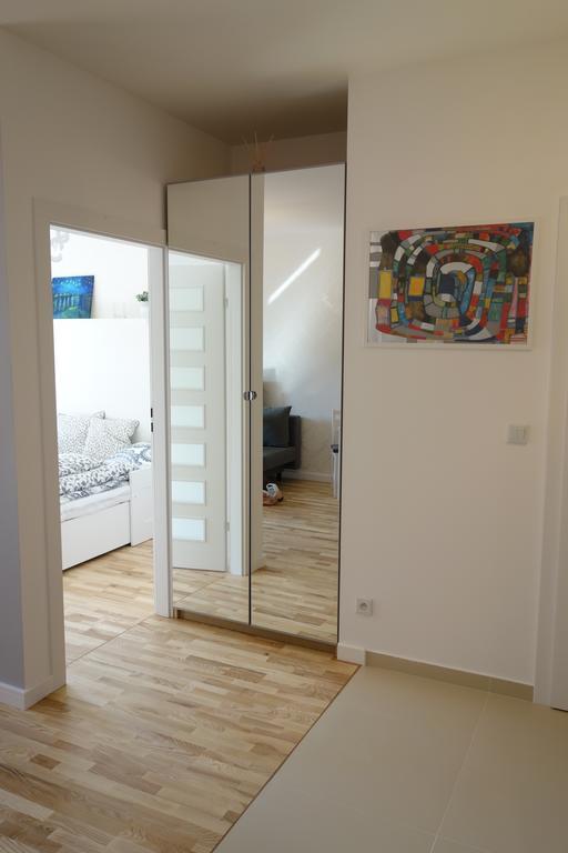 קטוביץ 1 Bedroom Francuska Park Apartment מראה חיצוני תמונה